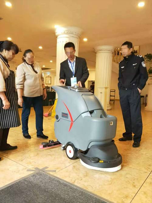 酒店洗地機多少錢一臺.jpg 酒店洗地機多少錢一臺.jpg